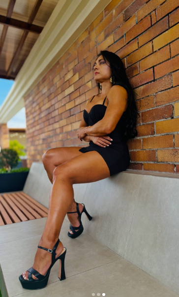 Ana Karina Portrait - Fitness & Elegance
